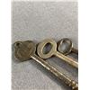 Image 3 : 3 Large Antique Keys