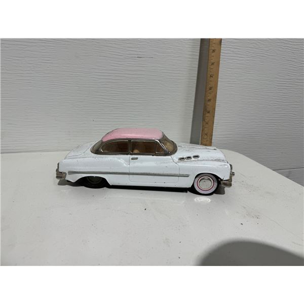 Vintage 50's Buick sedan friction car