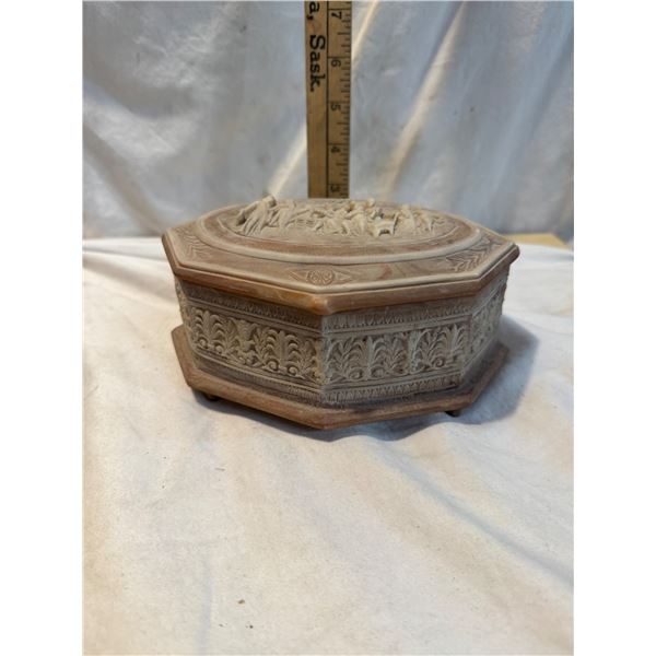 Musical jewelry box hing and music needs repair