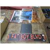 Image 1 : Rockband Posters, Collector Book, Wall Street Sign