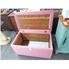 Image 1 : Pink Padded Rolling Cedar Trunk