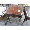 Image 1 : Small Mahogany End Table w/Drawer