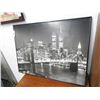 Image 1 : Manhattan Black & White Framed Photo