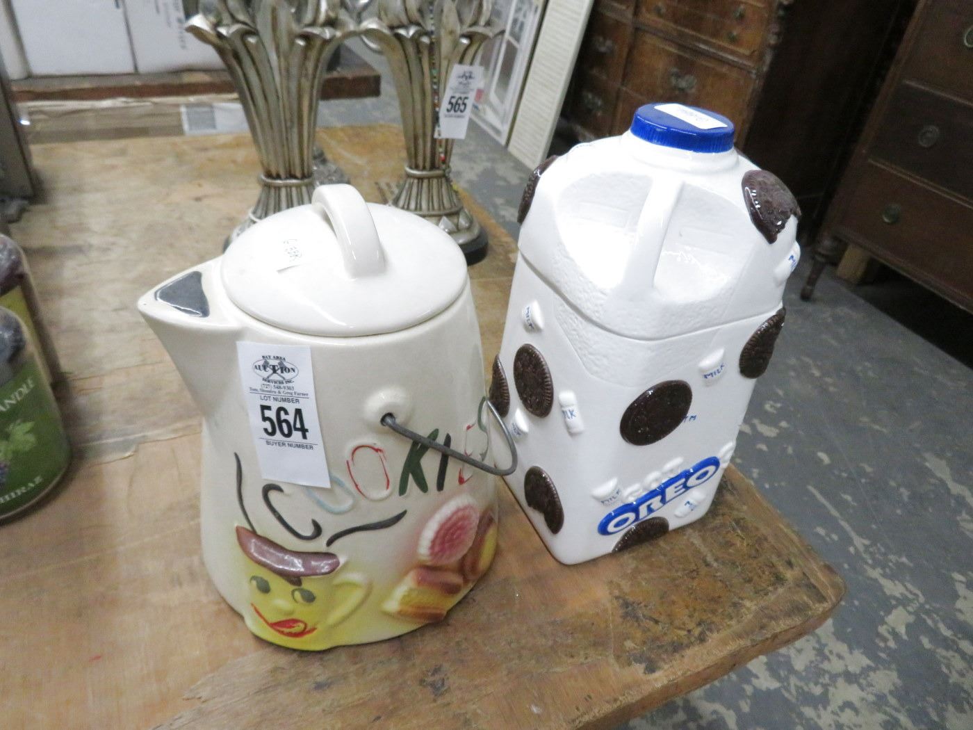 Oreo/Pitcher Style Cookie Jar - 2