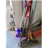 Image 1 : Dirt Devil Vac, Swifter Mop, Brooms, Utilia Tub