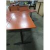 Image 2 : TABLE DE TRAVAIL 75" X 60"