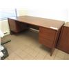 Image 2 : BUREAU ET CREDENSE