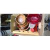 Image 9 : LOT OF MISC INCLUDING ROLLER SKATES