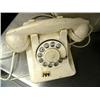 Image 1 : White antique dial telephone (16)