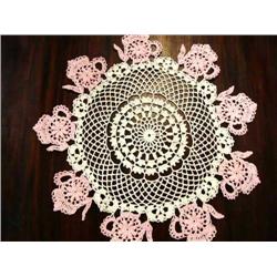 Large collection of lace, doilies, etc. (16)