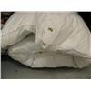 Image 1 : King-sized down comforter (16)
