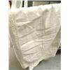 Image 2 : Lot of : linen and table cloths (16)