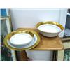 Image 9 : 76-piece set of gold and white dishes (25)