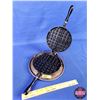 Image 3 : Antique Taylor Forbes Cast Iron Waffle Maker 9-3/4" Dia Total) (SEE PICS!)