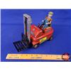 Image 2 : Tin Toy : Forklift (1.5V Dry Battery - Bottom) (7-1/4"H x 4"W x 10"D) (SEE PICS!)
