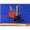 Image 7 : Tin Toy : Forklift (1.5V Dry Battery - Bottom) (7-1/4"H x 4"W x 10"D) (SEE PICS!)