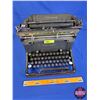 Image 1 : Underwood Typewriter (9-1/2"H x 15-1/2"W x 13"D) (SEE PICS!)