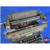Image 4 : Underwood Typewriter (9-1/2"H x 15-1/2"W x 13"D) (SEE PICS!)