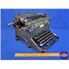 Image 5 : Underwood Typewriter (9-1/2"H x 15-1/2"W x 13"D) (SEE PICS!)