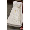 Image 4 : Victorian Style Tufted Chaise Lounge (34"H x 76"W x 28-1/2"D) (SEE PICS!)