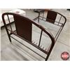 Image 5 : Antique Metal Bed Frame (Simmons Limited / Canadian Bedding Co. Limited) (Head/Foot/Springs/Rails) (