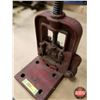 Image 2 : Crane Co. Pipe Vise (Chicago) (15"H x 8"W x 8"D) (SEE PICS!)