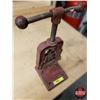 Image 4 : Crane Co. Pipe Vise (Chicago) (15"H x 8"W x 8"D) (SEE PICS!)