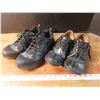 Image 1 : 2 pairs of size 9.5 mens shoes