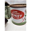 Image 5 : 4 Assorted vintage tins - Canadian Honey, Old Chum & 2 decorative