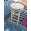Image 1 : wooden stool