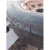 Image 3 : 15" 6 bolt rim with new tire - Carlisle Sport Trail ST225/75D15