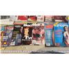Image 3 : Large collection of magazines - Hockey, Sports Illustration, Hello! Canada, 2010 Canadian paper mone