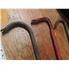 Image 2 : 3 prybars