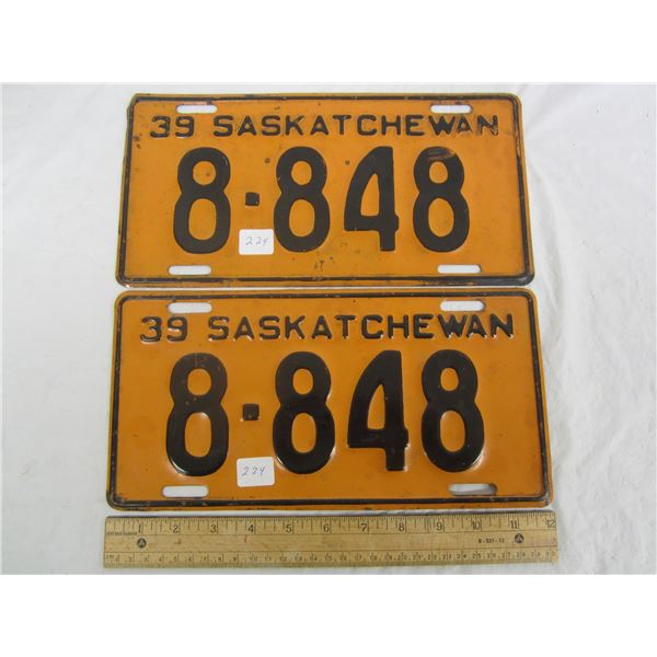 Pair of 1939 Saskatchewan 4 Digits License Plates