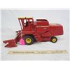 Image 1 : Massey Ferguson Die Cast Combine 14 inches