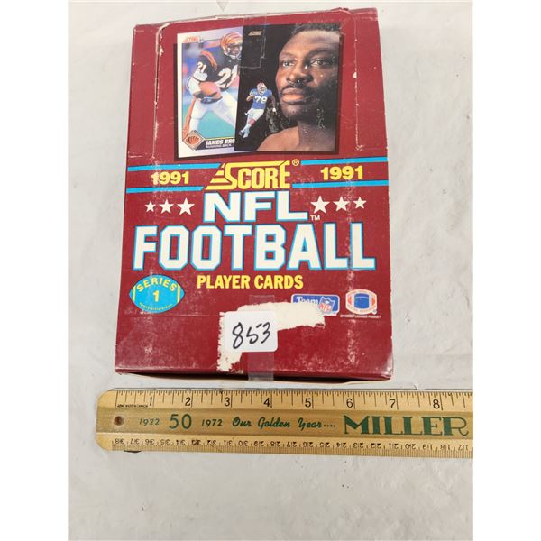 36 pack box of 1991 Score Football cards in box