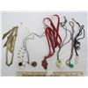 Image 1 : Lot of 8 Vintage Necklaces