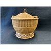 Image 2 : FIRST NATIONS COAST SALISH HAND WOVEN BASKET WITH LID 7" X 7"