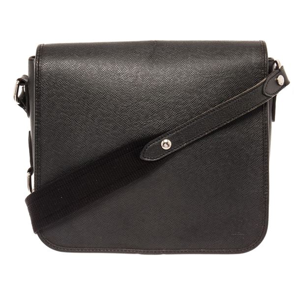 Louis Vuitton Andrei Messenger Bag Black Taiga