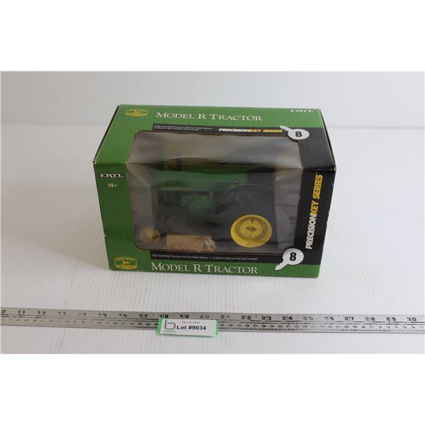 * ERTL John Deere Model R Tractor Key Series #8 Die Cast - 1/16
