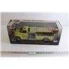 Image 1 : * Highway 61 Collectibles 1975 Heavy-Duty Fire Truck Die Cast - 1/16