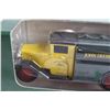 Image 2 : ERTL John Deere 1930 Diamond 'T' Tanker Bank