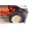 Image 3 : ERTL Allis-Chalmers D-19 Tractor Die Cast - 1/16