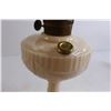 Image 3 : Milk Glass Aladdin Lincoln Drape Kerosene Lamp Base