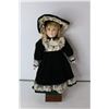 Image 5 : Porcelain Doll - 1980's - Christmas Caroller - With Hat