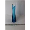 Image 1 : Vintage Blue Art Glass Vase