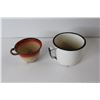 Image 3 : (3) Vintage Enamel Cups