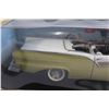 Image 2 : Sun Star '57 Ford Fairline Skyliner Die Cast - 1/18