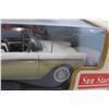 Image 3 : Sun Star '57 Ford Fairline Skyliner Die Cast - 1/18