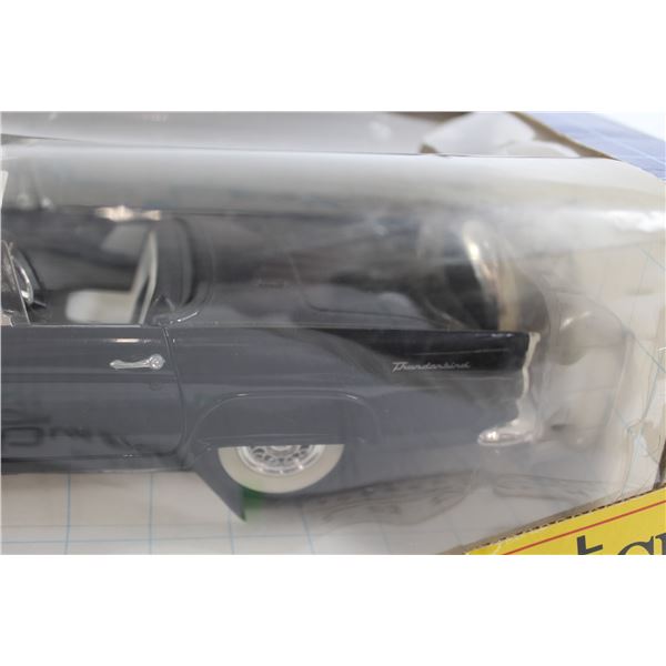 Revell Scale Masterpieces 1956 Thunderbird Die Cast - 1/18